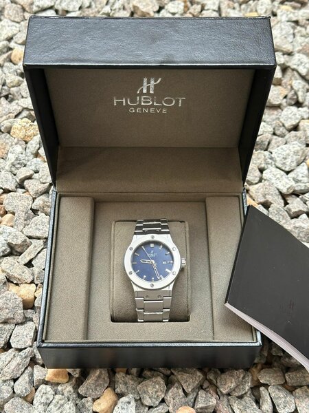 Montre Hublot en acier inoxydable