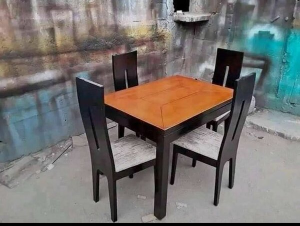 Table à manger en bois 4 chaises