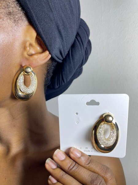 Boucles d'oreilles dorées élégantes