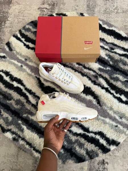 Baskets élégantes Levi's x Nike