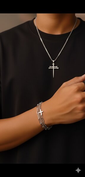 Collier avec pendentif croix