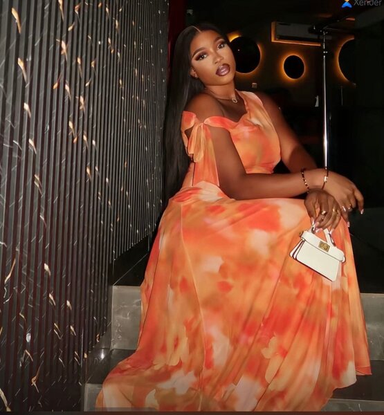 Robe asymétrique orange vif