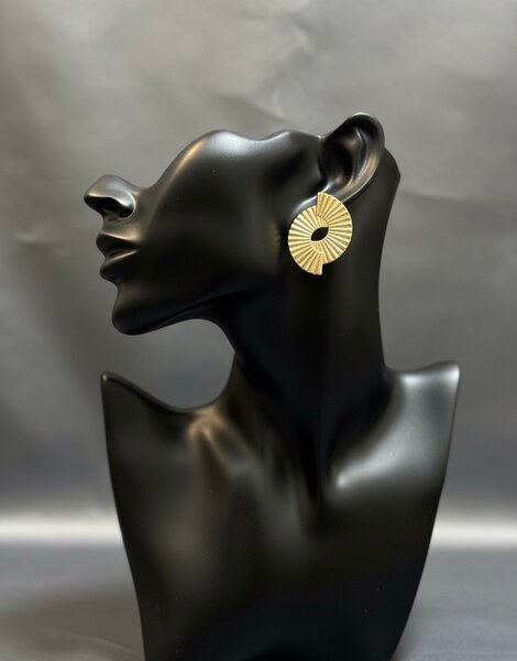 Boucles d'oreilles dorées simples