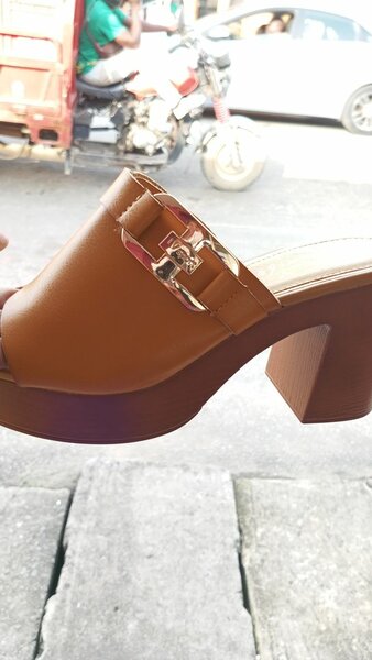 Mules à talon haut élégantes