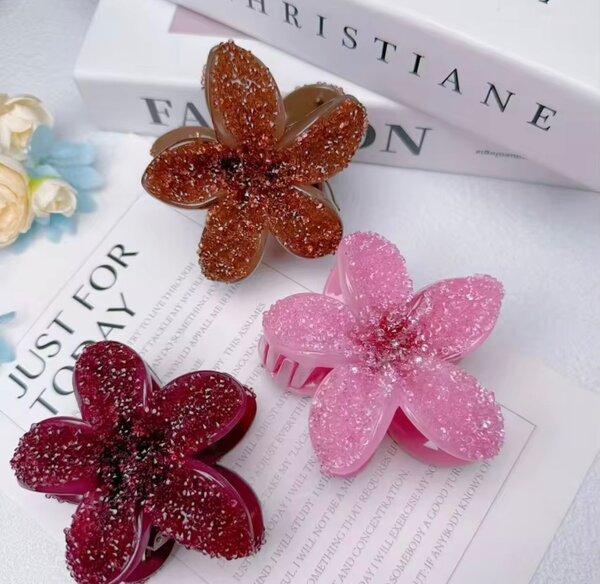 Pinces à cheveux fleurs brillantes