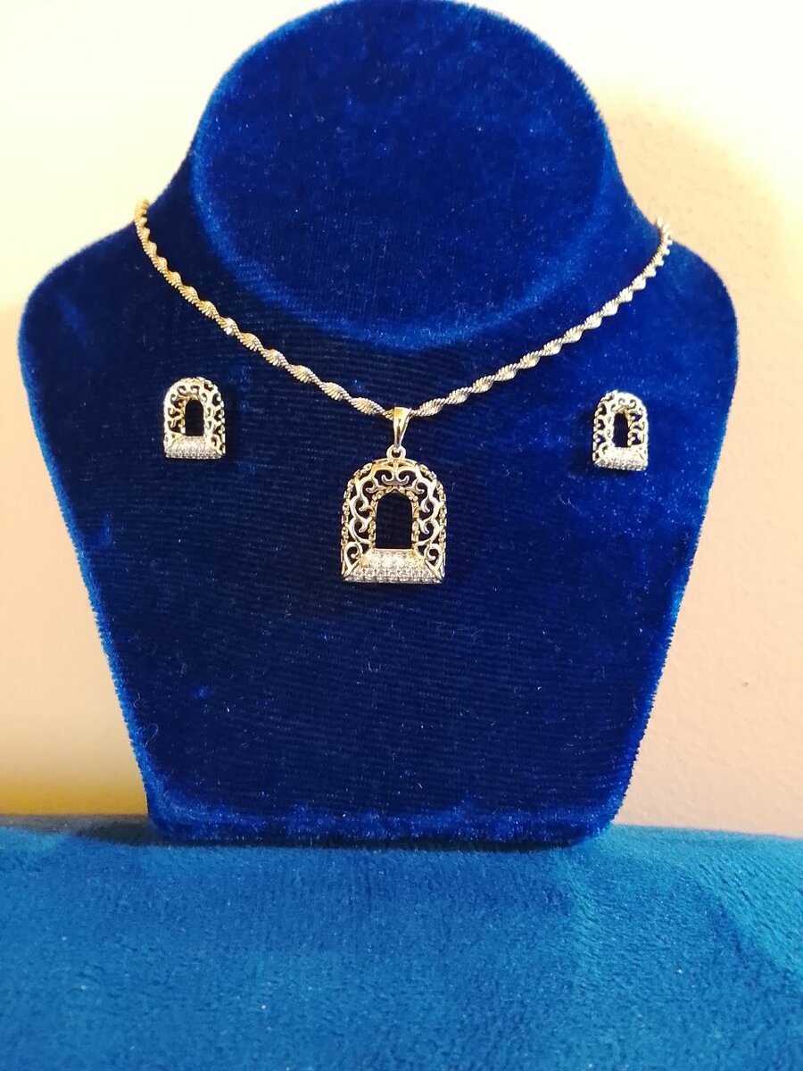 Parure Collier et Boucles d'Oreilles