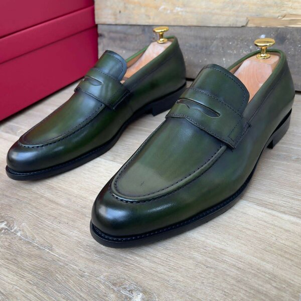 Chaussures mocassins en cuir élégantes