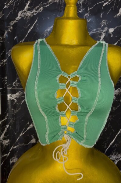 Corset vert en tricot à lacets