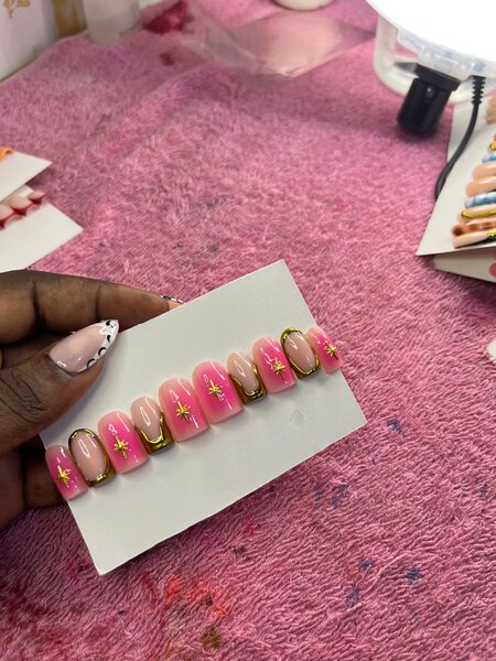 Ongles Pressés Design