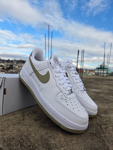 Nike Air Force 1 Blanche et Olive