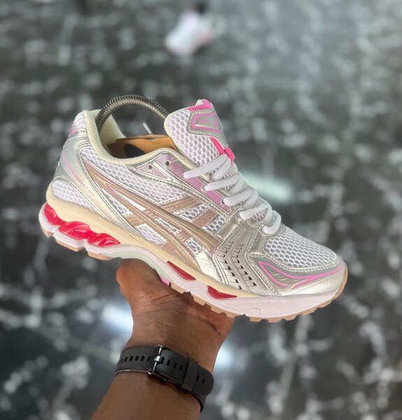 Chaussures de sport Asics argent rose