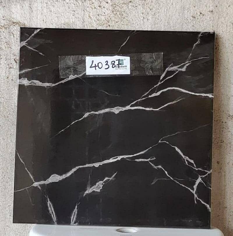 Carrelage en céramique marbrée