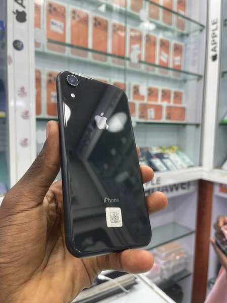 iPhone noir élégant 64 Go