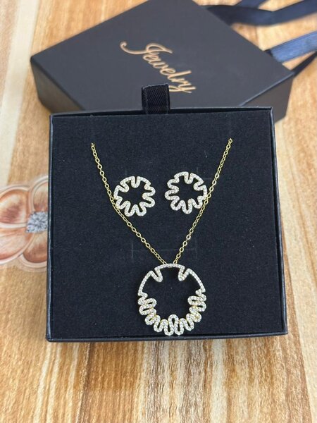 Parure Collier et Boucles d'Oreilles