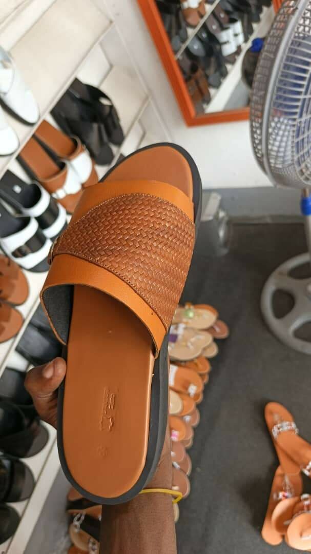 Sandales en cuir tressé