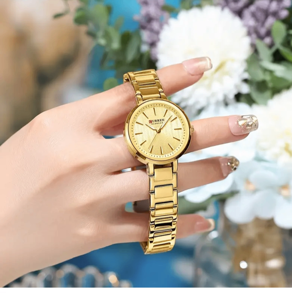 Montre Femme Dorée Élégante