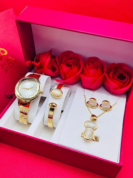 Montre Femme Luxe avec Bijoux Or