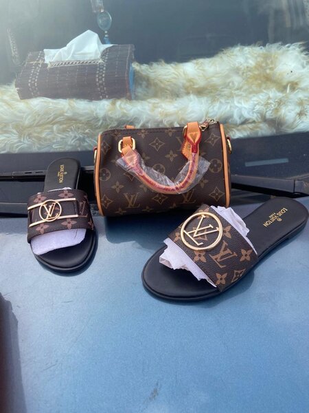 Mules élégantes en cuir