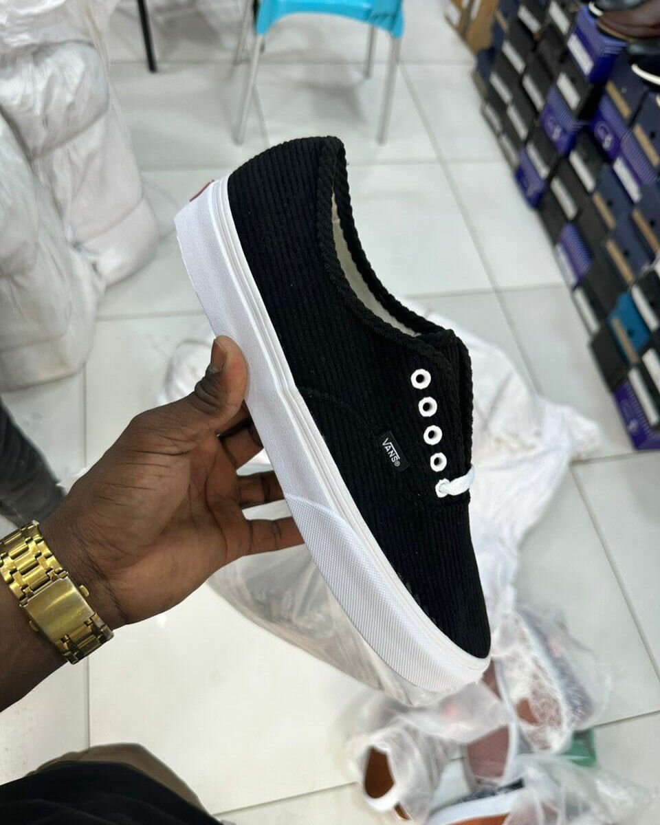 Baskets noires en tissu