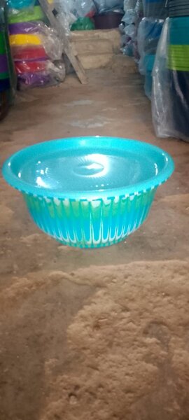 Bol en plastique avec couvercl