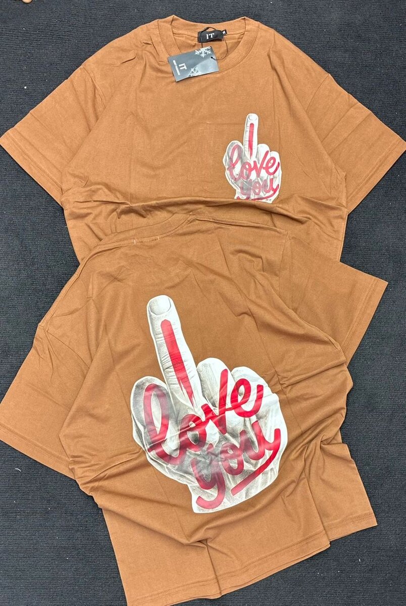 T-shirts graphiques tendance