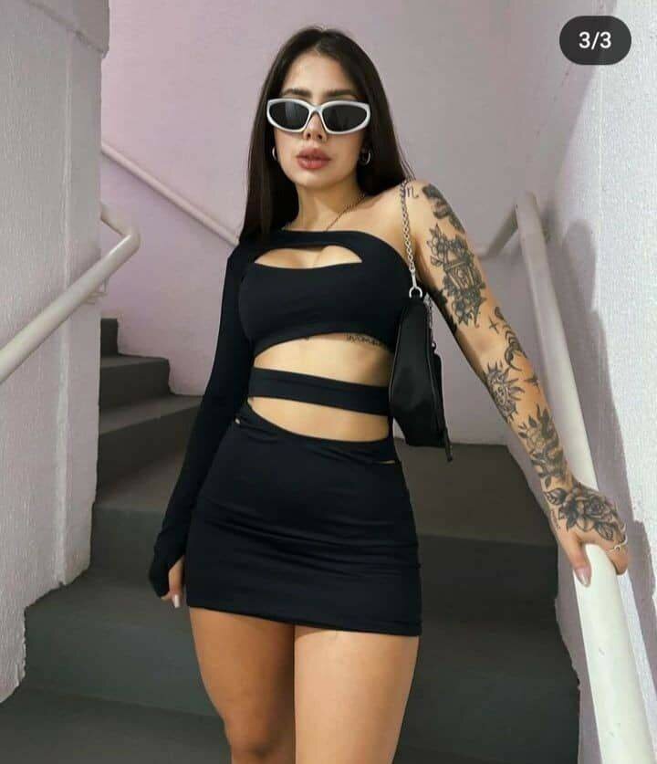 Robe moulante découpée chic