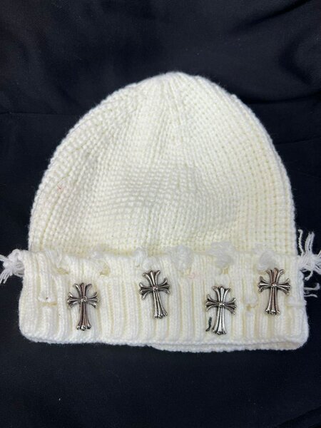 Bonnets en tricot style croix