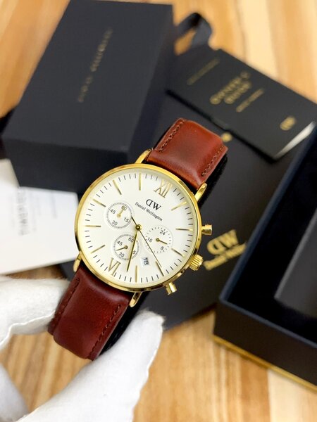 Montres élégantes avec bracelet en cuir