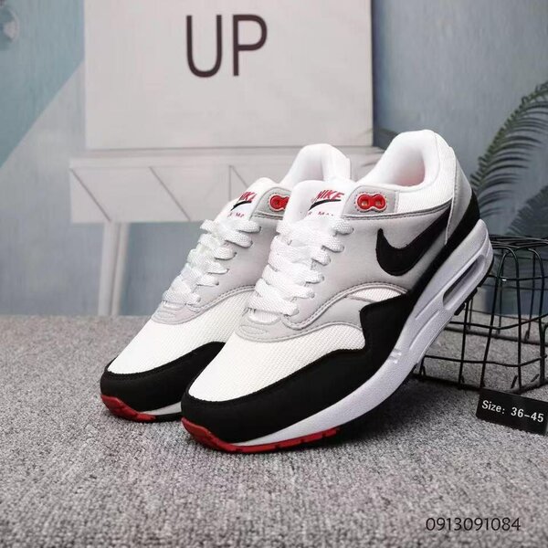 Nike Air Max 1 Sneakers