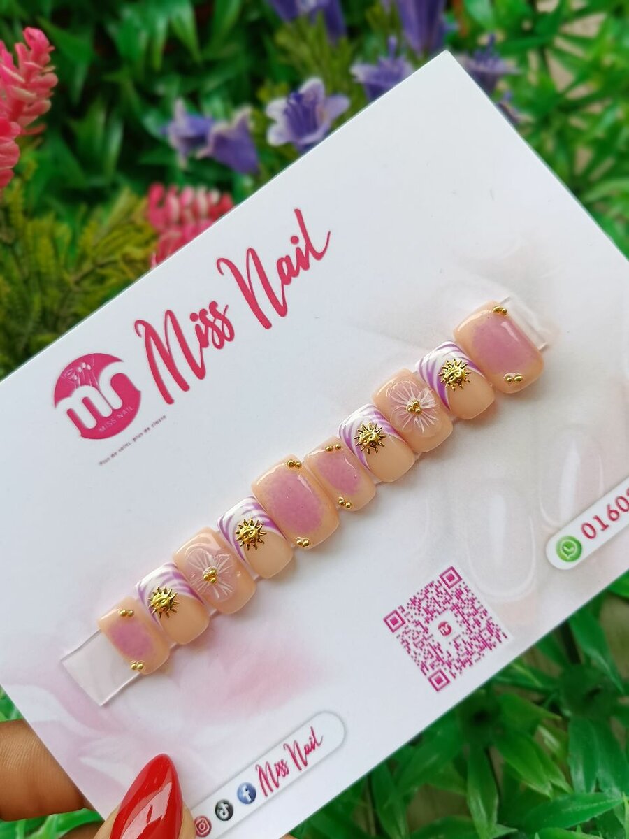 Autocollants Ongles Miss Nail