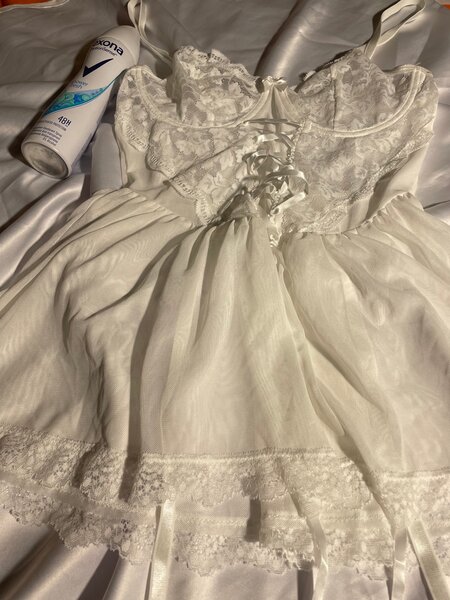 Nuisette blanche en dentelle