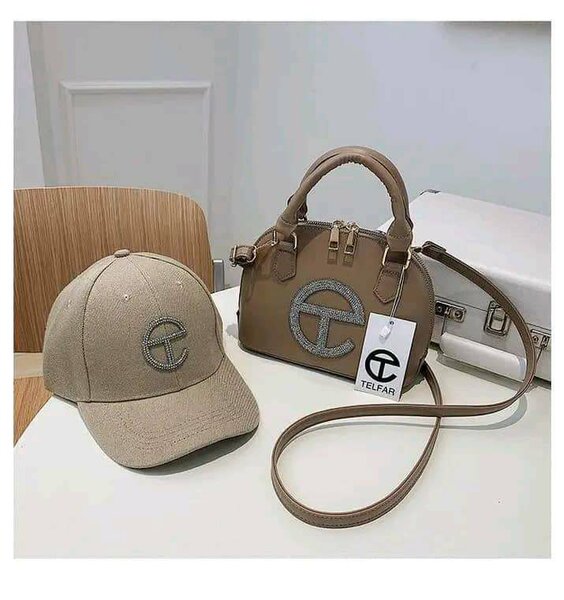 Ensemble Casquette et Sac Telfar