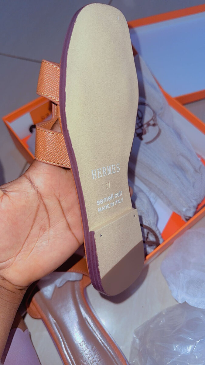 Sandales H en cuir élégant