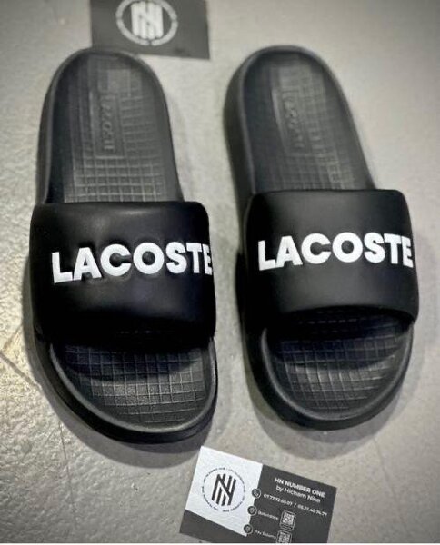 Claquettes Lacoste Noires