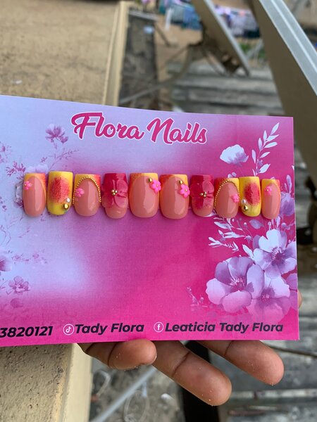 Ongles Artificiels Floraux