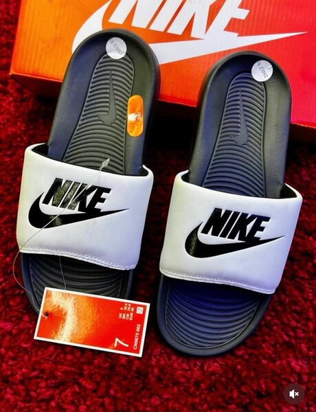 Claquettes Nike unisexes