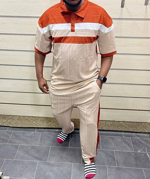 Ensemble beige et orange polo