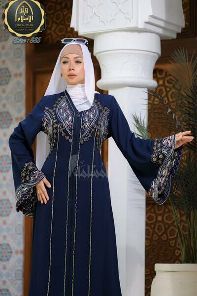 Abaya bleu foncé brodée 885