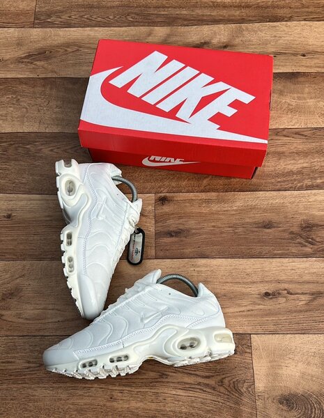Chaussures Nike Air Max 270 blanches