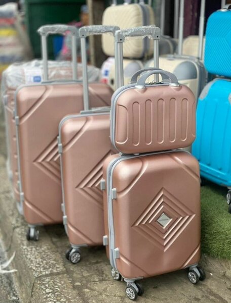 Valises métalliques robustes Marron