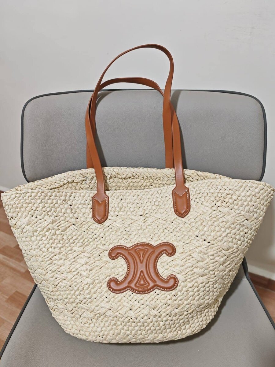 Sac cabas en paille avec logo en cuir