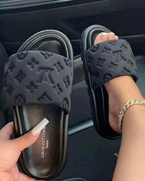 Mules Louis Vuitton noir pour femme
