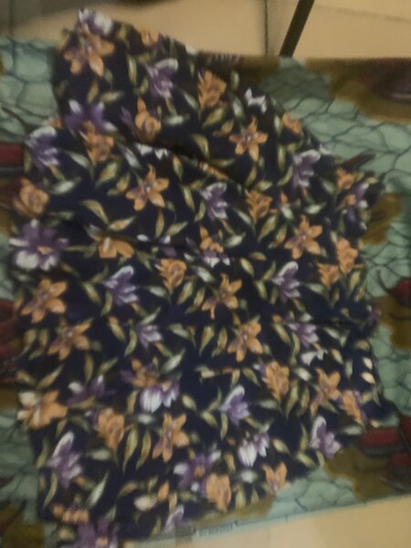 Short fleuri femme élégante