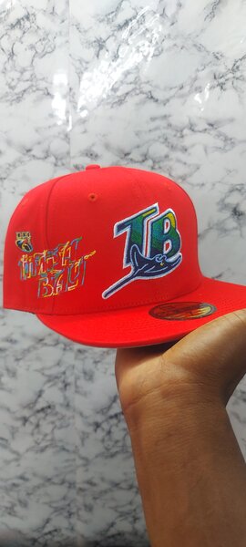 Casquette New Era rouge TB