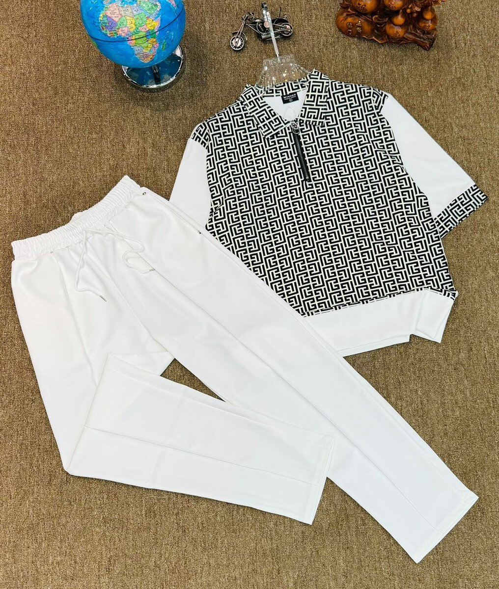 Ensemble jogging et sweat-shirt