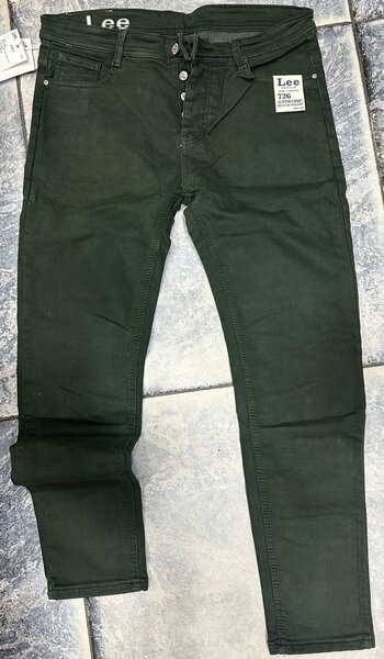 Jean slim noir Lee 726