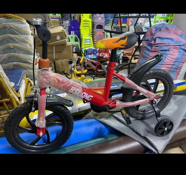 Vélo Enfant Rouge avec Roulettes