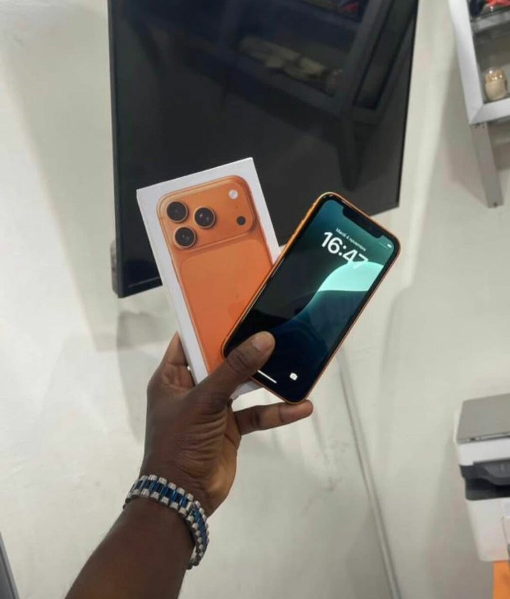 iPhone XR modèle iphone 17 pro