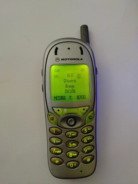 Téléphone portable Motorola vintage