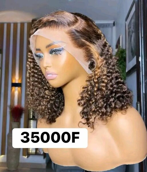 Perruque synthétique curly marron